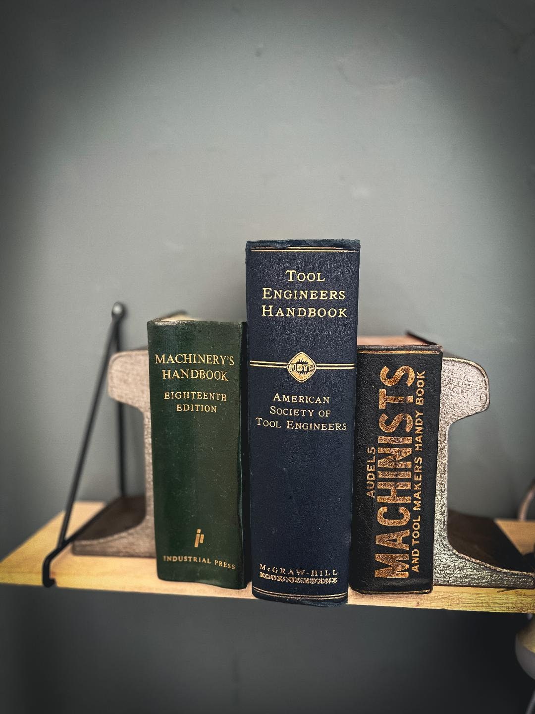 Heavy Book Ends premium
