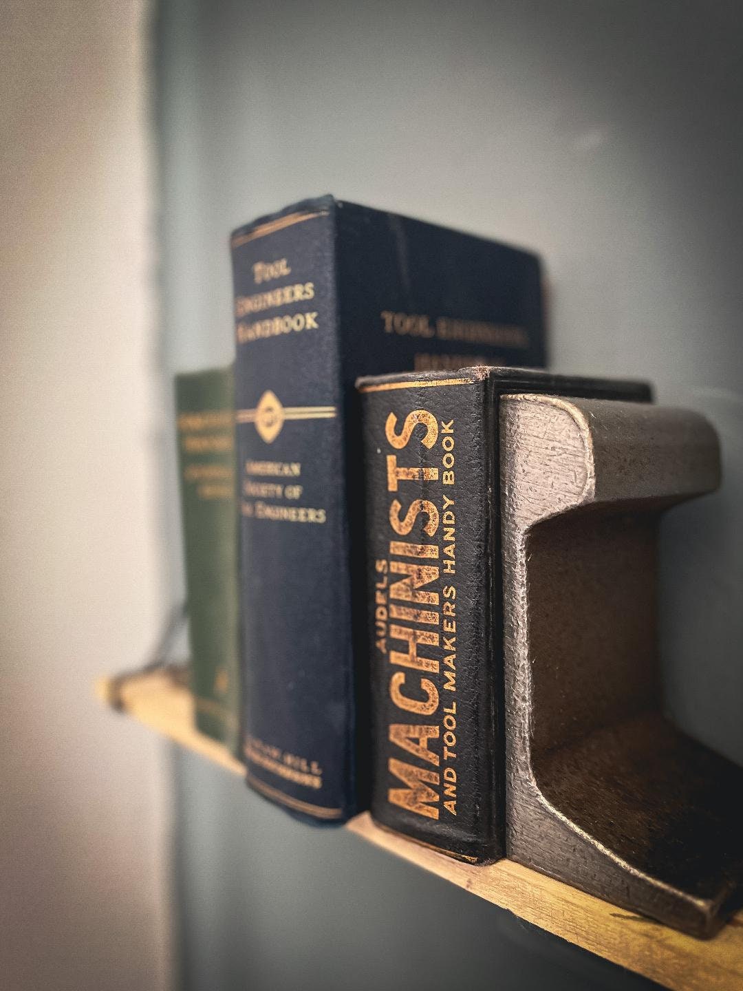 Heavy Book Ends premium
